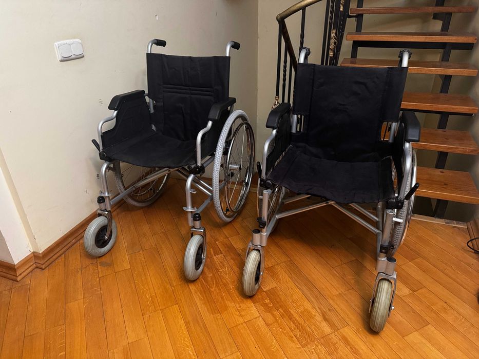 візок інвалідний 2 штуки Алюмінєві