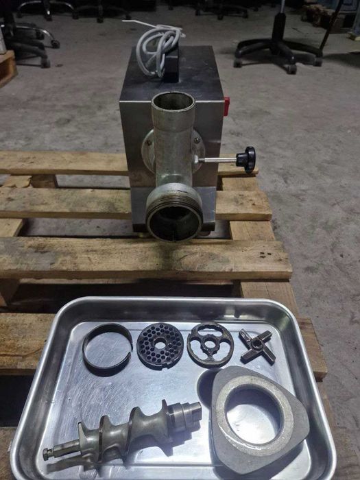 Німецька професійна м'ясорубка Weindich Diamant-Line 70 (Unger)