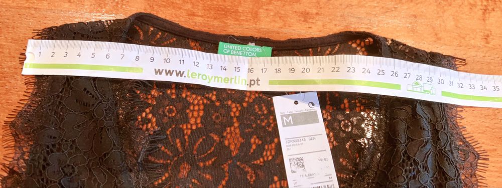 Body em renda preta da Benetton