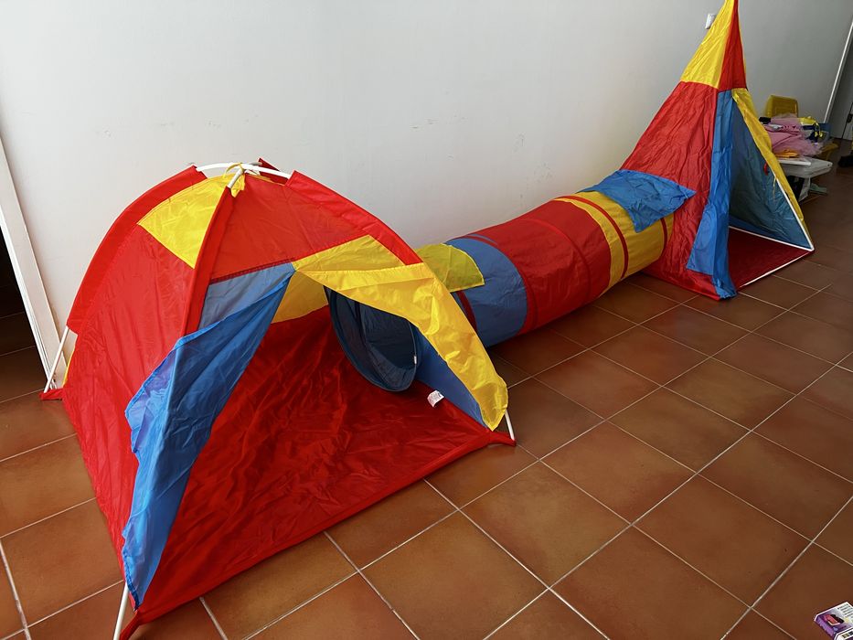 Tendas tipi (2) + túneis (2)