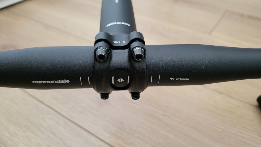 Kokpit szosowy (aluminiowy) Cannondale Three 440 mm