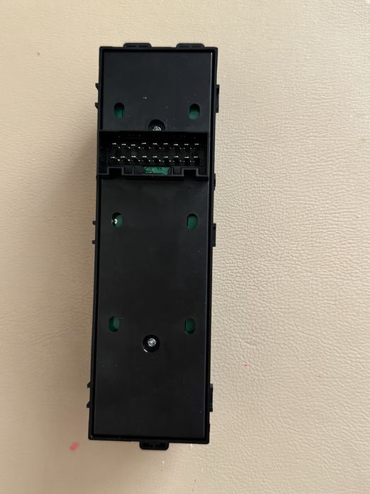 Блок управління склопідйомниками, водійський KIA 93570-1Y500