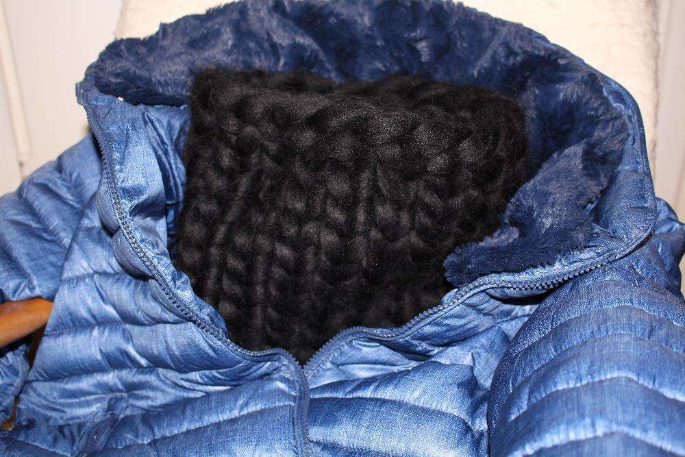 Czarny komin - szal na drutach - gruby splot, wełna super bulky