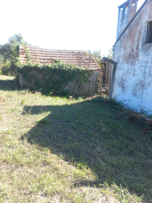 Vende-se casa com terreno