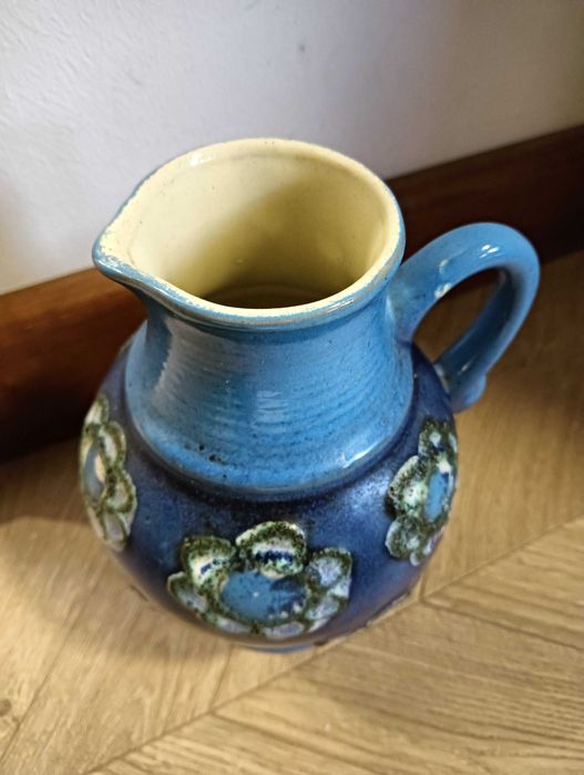 Dzbanek ceramiczny z uchem Strehla kwiaty