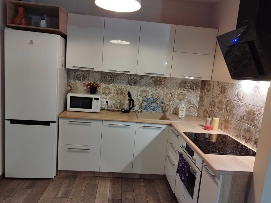 Бровары, посуточно, двухкомн, Лесной квартал, центр, новый дом, 5 мест