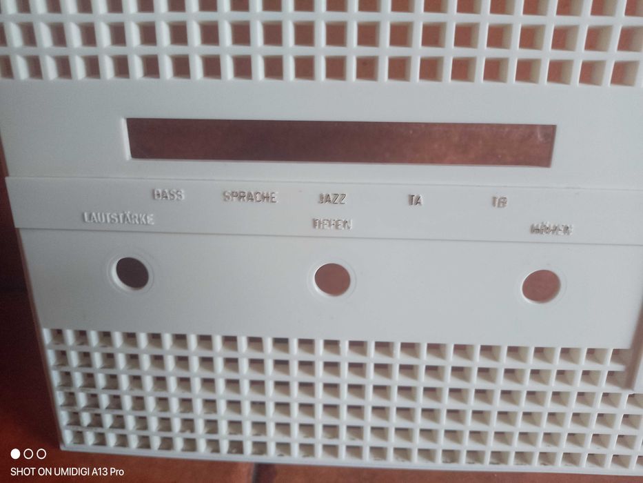 Rádio antigo Em madeira