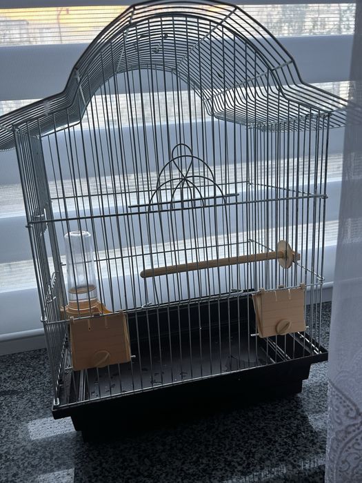 Продам клітку для папугая