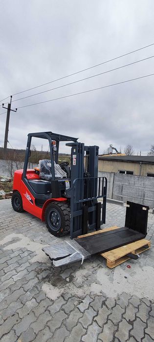 Навантажувач вилковий погрузчик