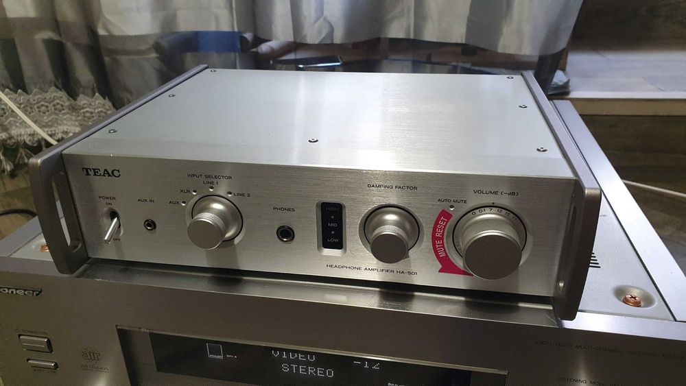 Підсилювач для навушників TEAC HA-501: 16 000 грн. - Усилители и