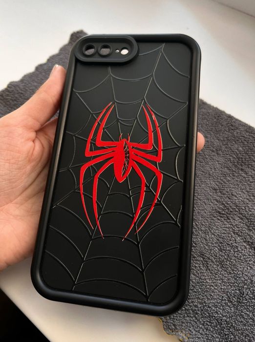 продам айфон 8+.