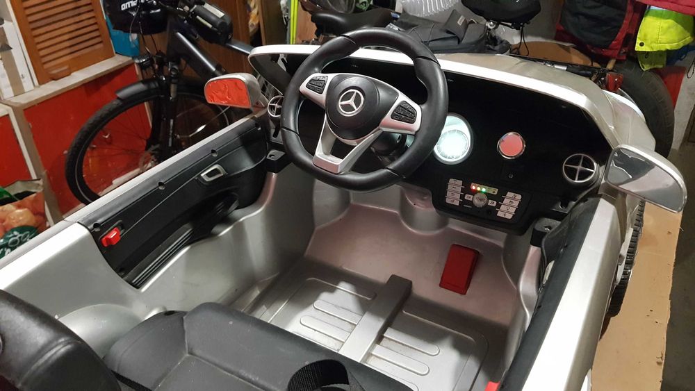Samochód dla dzieci Mercedes
