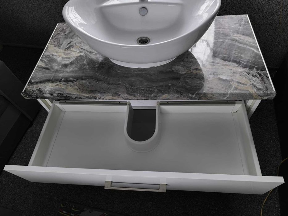 Szafka łazienkowa z umywalką