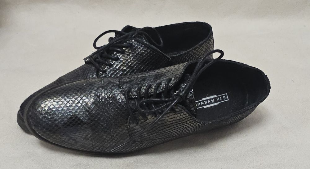 Czarne skórzane buty skóra węża mokasyny oxfordki