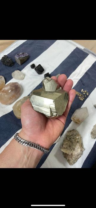 Conjunto de cristais minerais