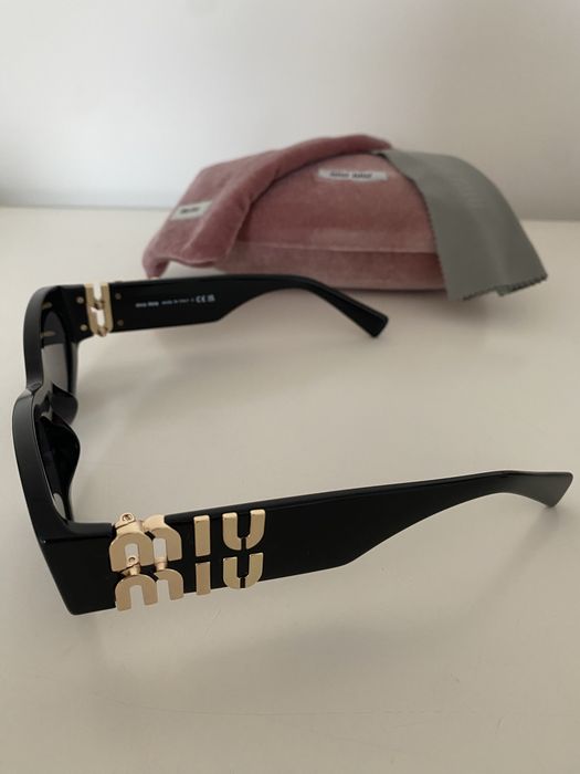 Óculos de Sol MiuMiu