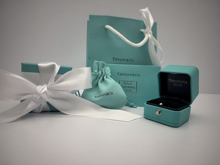 Фірмова упаковка коробок Тиффани Blue box.