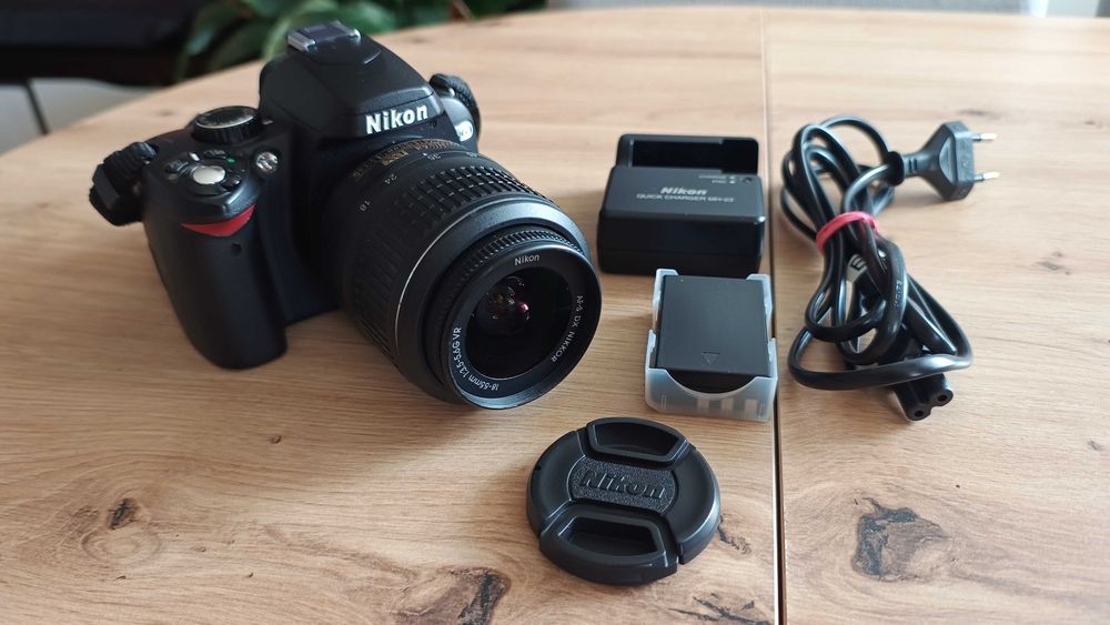 NIKON D60 APSC matryca  CCD + Nikkor 18-55VR stan prawie IDEALNY,  dwie baterie