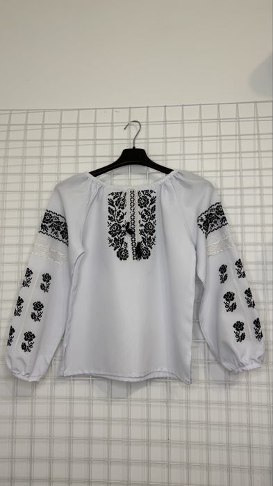 Вишиванка для дівчинки підлітка