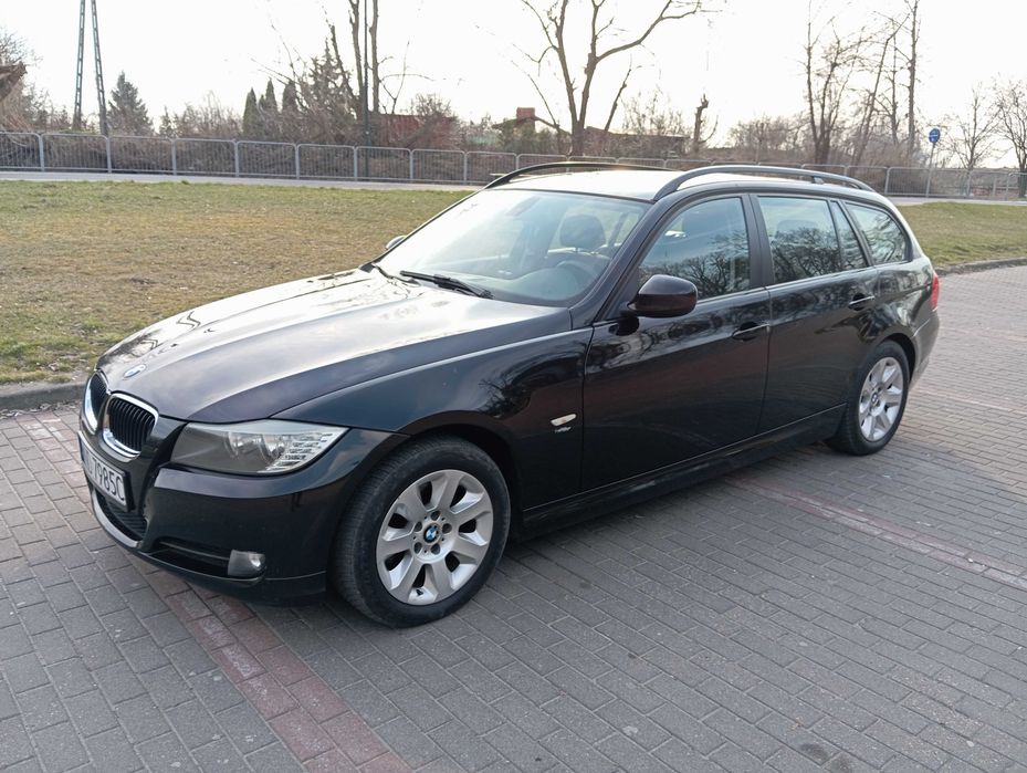 BMW E90 318i 2,0 benzyna 2010 rok