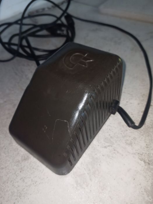 Zasilacz commodore 310200_09 AC adapter commodore plus