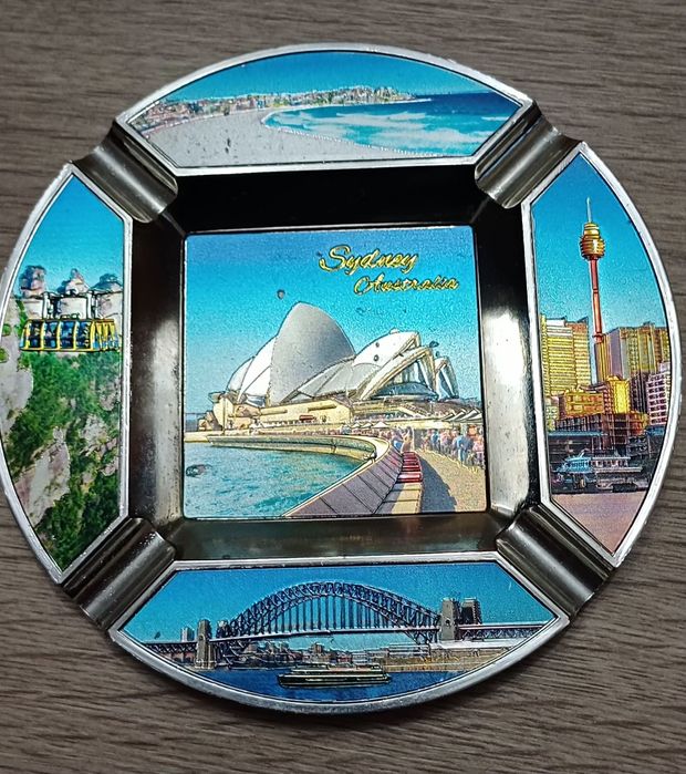 Металлическая пепельница с изображениями достопримечательностей Сиднея