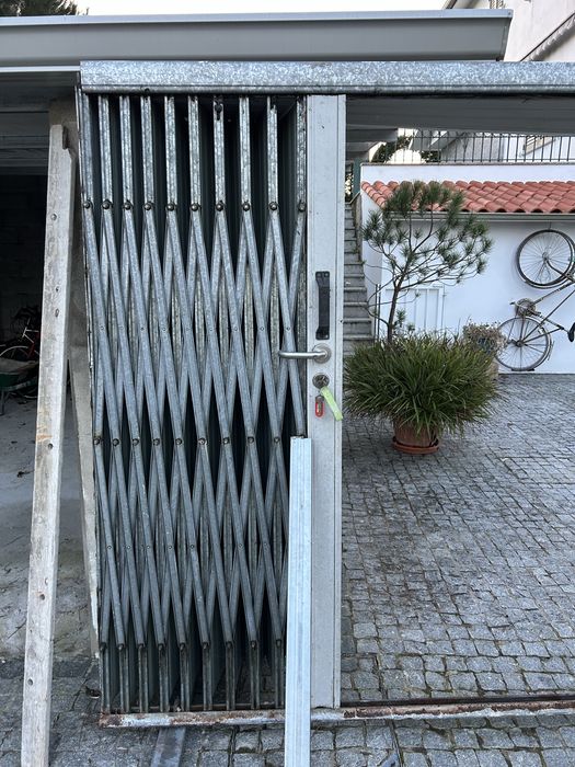 Portão de garagem de fole