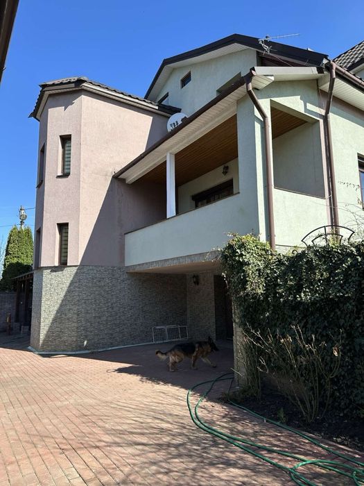 Будинок. Карпилівка. Басейн. Газове і твердопаливне опалення