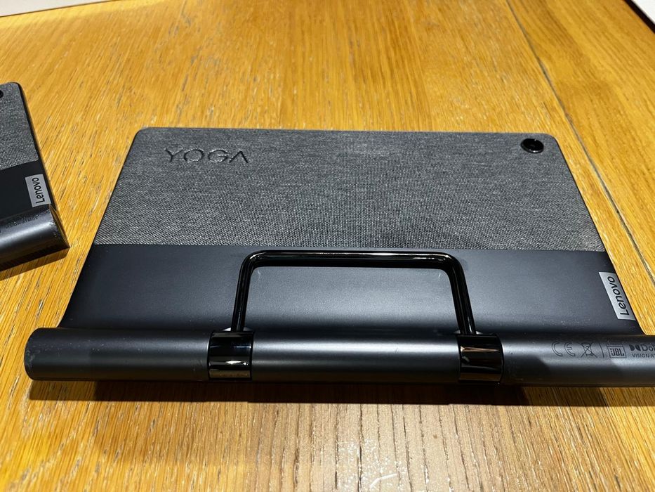 Dwa tablety Lenovo Yoga 11 Tab