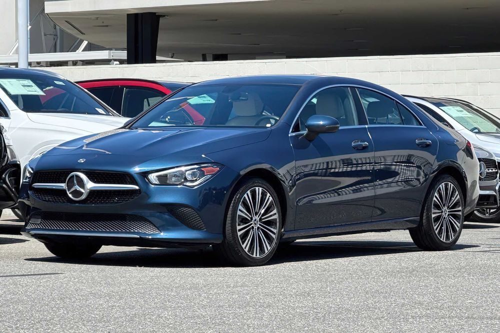 Mercedes-Benz CLA 250      2022