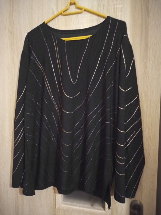 Bluzka ze złotą nitka