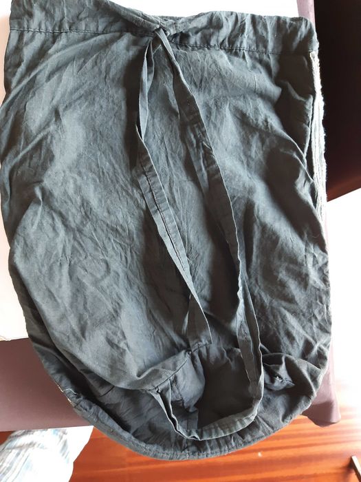 carteira/mochila preta de pano bordada