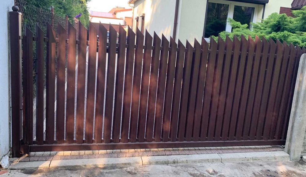 Brama przesuwna, furtka i płot betonowy