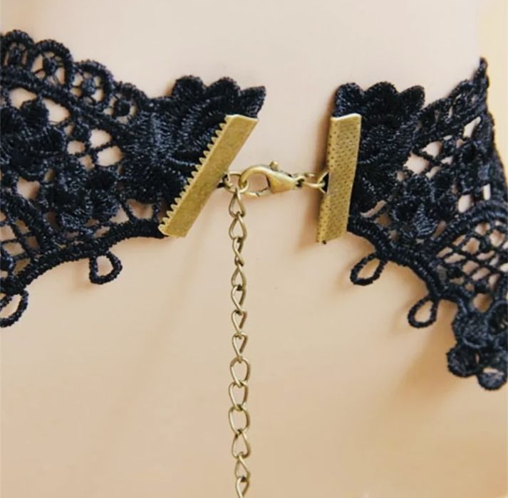 Choker Kolia gotycka handmade goth kamea dama kameliowa koronka czarna