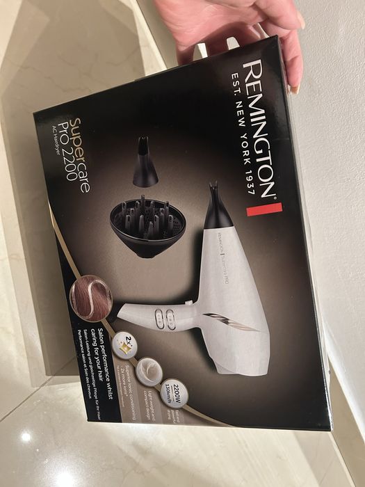 Suszarka REMINGTON SuperCare Pro AC7200W Biały 2200W