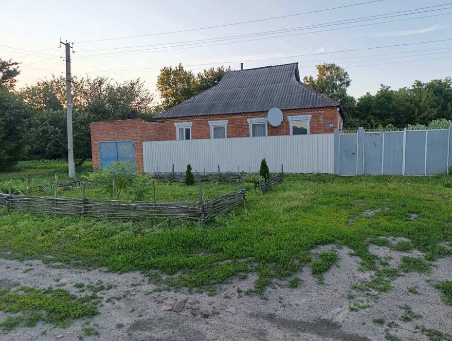 Продається затишний будинок з ремонтом в Богодухові