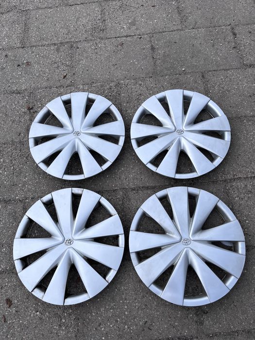 Oryginalne kolpaki do toyota aygo 14 cali.