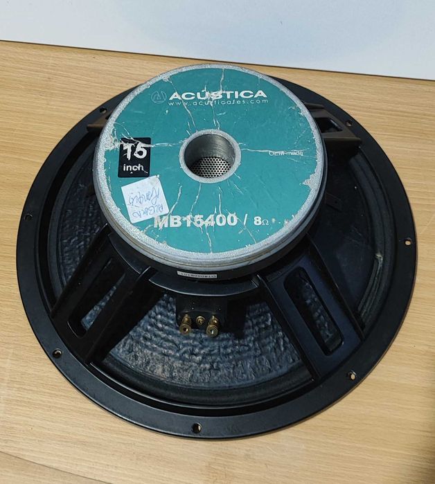 Vários altifalantes de 15 polegadas várias marcas