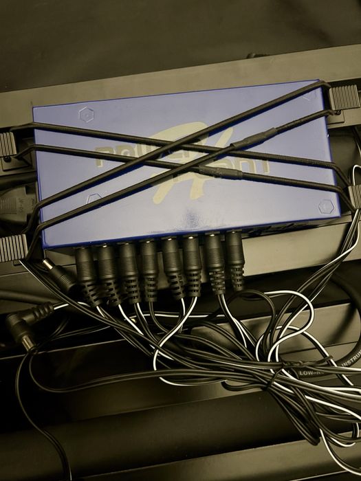 Harley Benton Spaceship 40 com Powerplant