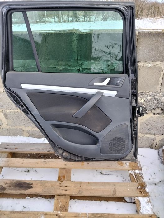 Задня ліва дверка