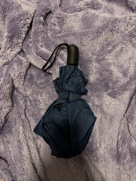 Guarda chuva pequeno usado