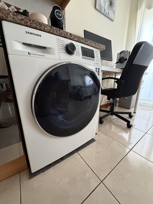 Máquina de lavar roupas