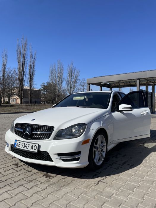 Mersedes C 300 2013 год