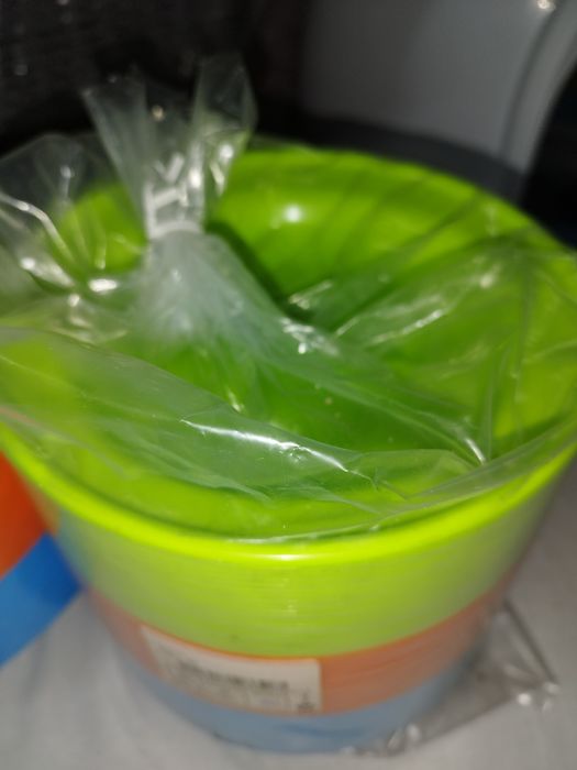 Lote de 120 pratos de plástico de sobremesa novos