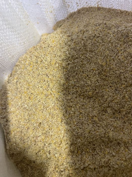 Śruta pasza karma mieszanka kukurydza mielona pszenica lub cale ziarno