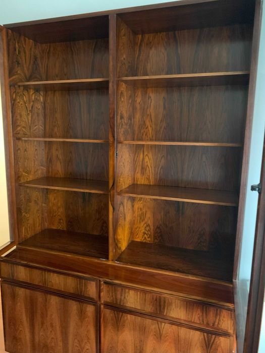 Aparador com vitrine em pau santo, nórdico