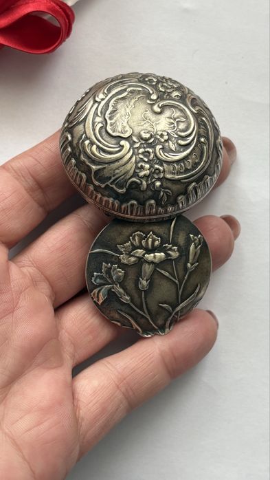 Srebrne puzderko - secesja