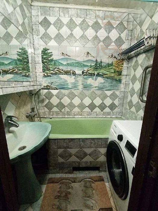 Продаж 4к квартири вул. Братиславська 13