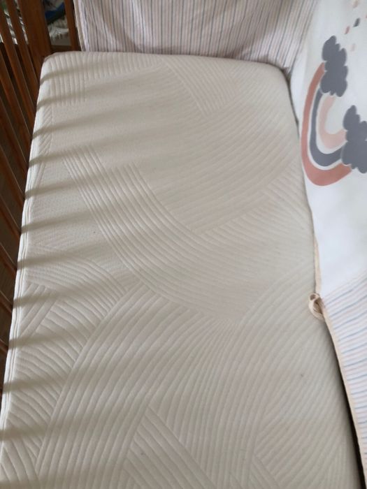 Berço/ cama de grades + colchão ortopédico