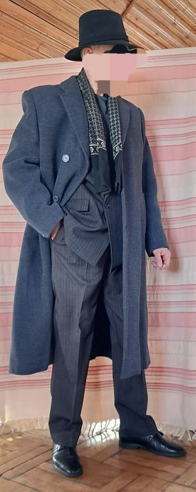 Зимнее мужское пальто.